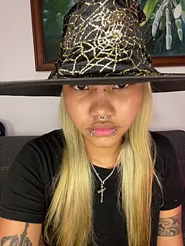 Scarlet_Thai - Ass oil