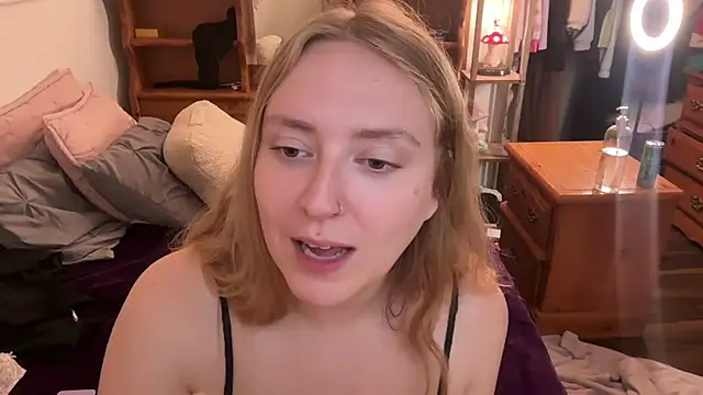 Pattyworld69 - tits out + cum with glass dildo