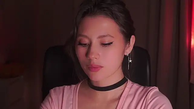 SherryBoone - Rub my thighs and spread them a little