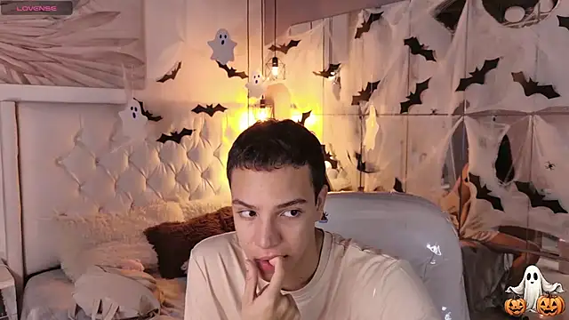 Sparks_eva - Show naked + suck cock🍒