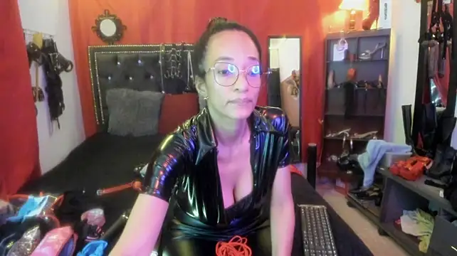 AmelieMartinez - Finger on pussy /mmm