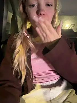 Elsawhere - squeeze naked nipps with 2 fingers👈
