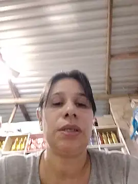 MIA-LARIOS - Enséñame tu pussy ♥️