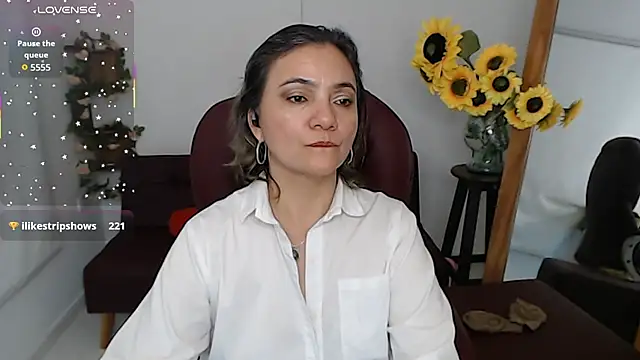 Ana_milf - caress my pussy *5 minutes