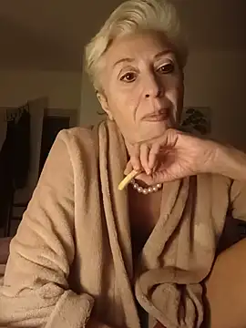 Divinaerotica - Decidiamo al momento