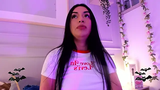 SophiaJoliebm - saliva in boobs