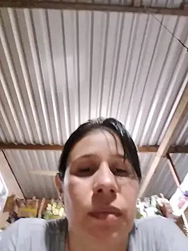 MIA-LARIOS - Enséñame tu pussy ♥️
