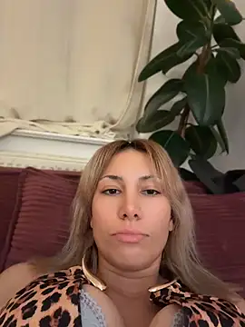 Suyneslii - Ass Flash
