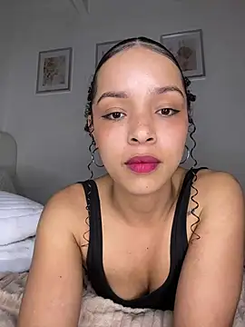 Yasmin777_ - Striptease + sexy dance