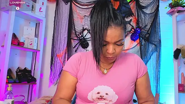 Louise_nails - control toys x 5 minutes