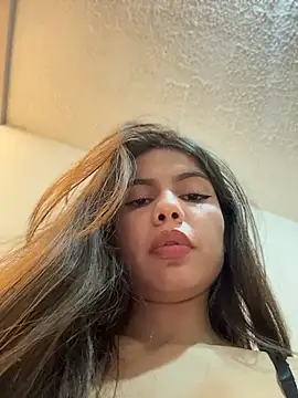 AleeshaCameron2 - fingering pussy wet with saliva