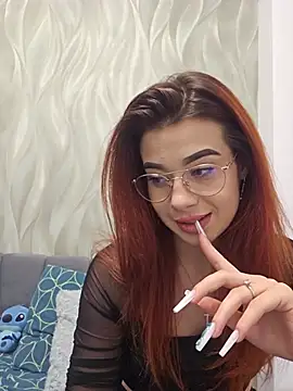 RedHeadFoxy - play with pussy naked+control