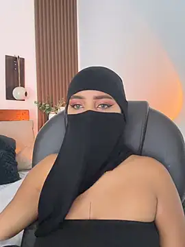 Mia_roose_02 - oil on my buttocks + spanking