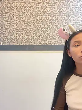 Emma_soul1 - Showing one's breasts in public