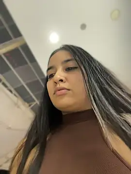 Honeyboo_ - My friend puts her fingers in my pussy