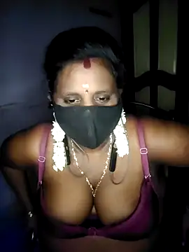 Tamil_manju - Oil on boobs