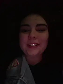 Julieth88_ - Take off your bra + saliva on boobs RISK