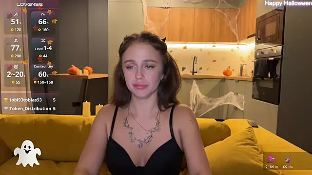 Megan_Nilson - show boobs