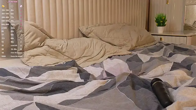 TerrilynDavide - Touch and rub my pussy + 3 min cotrol
