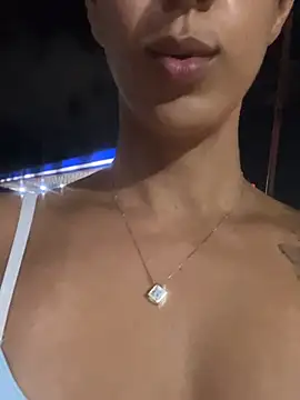 Brunaferrazz - MOSTRAR PEITOS NA RUA 👿👿