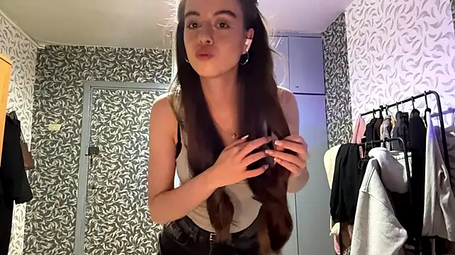 ShawanaIsraelson - Show my long tongue