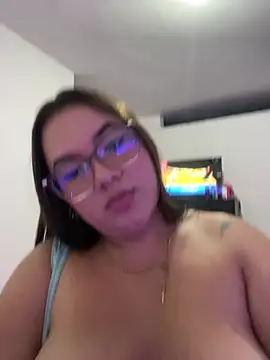 Kiara_moon18 - I show my ass