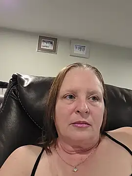 CanadianQueen1973 - Masturbate