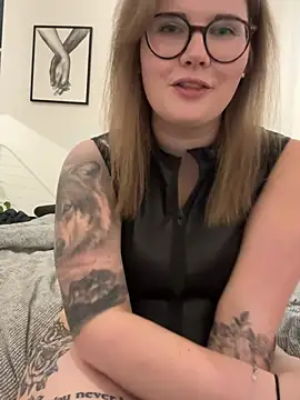 KleinstadtVanni - 🍒Squezze My Boobs in Bra