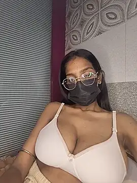 Shaily_jii2 - Oil on boobs