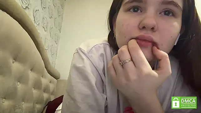 FelicidadMein - Lift my top and squeeze my boobs close-u