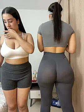 Valeria4 - SUCK ASS IN DOGGYSTYLE