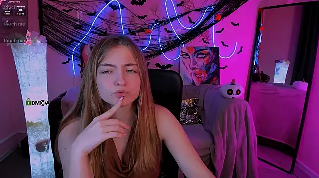 Veronica_bubble - flash boobs