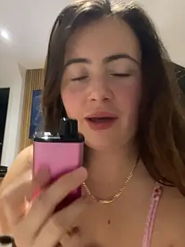 Brunette_Milf_MayaX - Show me some love ❤️