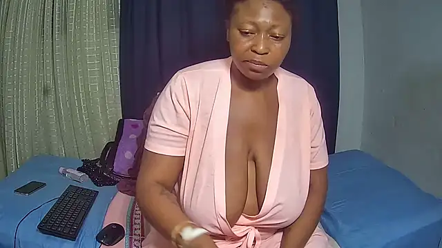 HottyBoobs5