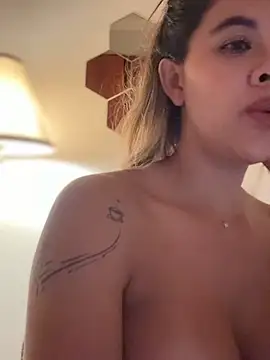 Emilia_Bakerr - Oil on tits