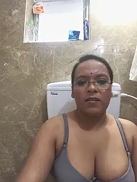 Naughtymia06