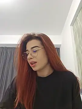 RedHeadFoxy - naked blowjob
