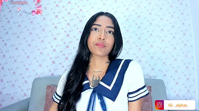 Alykass - Panty off + pussy masturbation😋