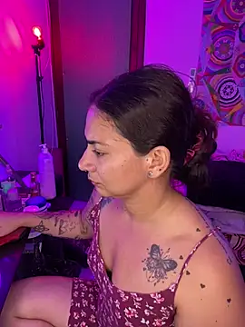 Amarantha_666 - pinch my nipples