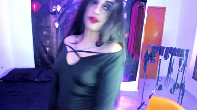 Cris_bdsm1 - 4fingers in my ass