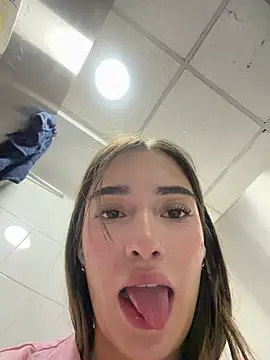 Sweet_Milaa1 - i wanna SQUIRT so bad! help me explode💦