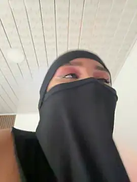 Mia_roose_02