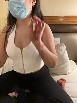 JAsMinE678 - big squirt in group show