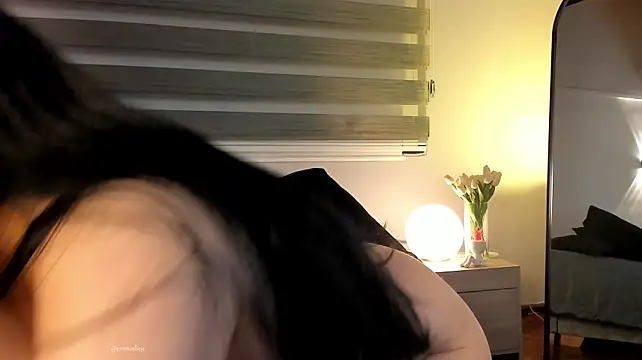 Emma__clark_ - rub my little clit and make it wet