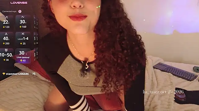Lia_Tinez - flash boobs