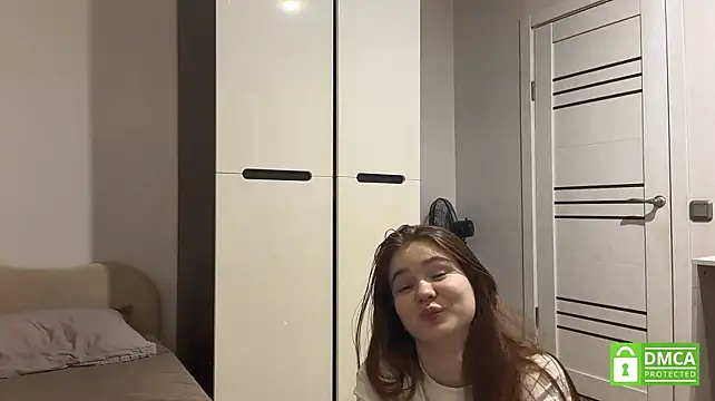 FelicidadMein - Lift my top and squeeze my boobs close-u