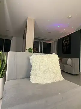 ZaraLuuv - Fingering my pussy very slowly
