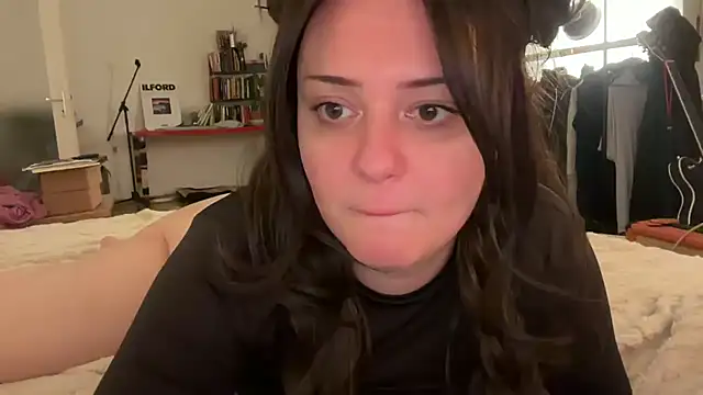 Poppypowers - shirt off <33