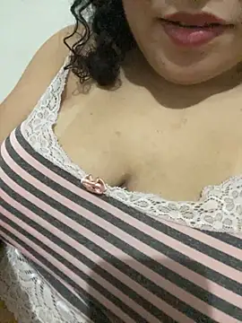 Sweetgirll23 - Mostrar o clítoris 🩷