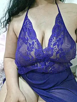 Jassi_Does - ButPlug in Ass